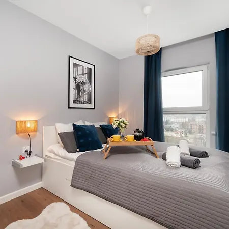 Manufaktura - 9th Floor, Parking, Ac - By Rentujemy 아파트 우치