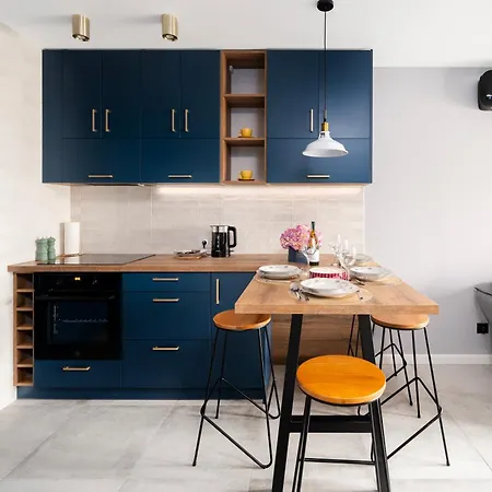 Manufaktura - 9th Floor, Parking, Ac - By Rentujemy 아파트