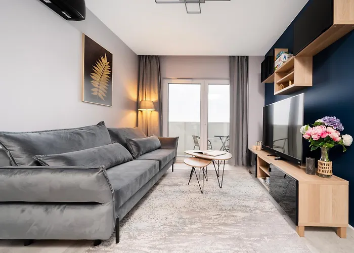 Manufaktura - 9th Floor, Parking, Ac - By Rentujemy Apartman